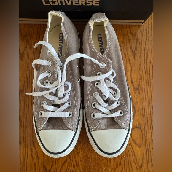 Converse Taupe Chuck Taylor All Stars - Picture 1 of 5